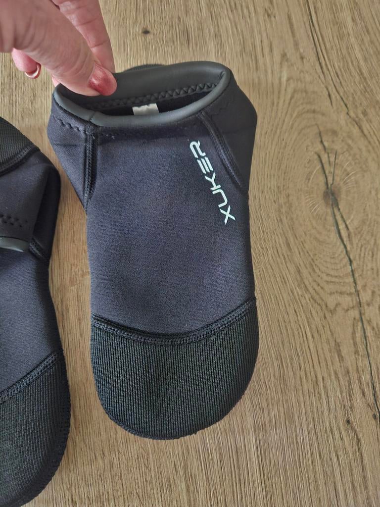 Neopreen handschoenen (M) en sokken (L) 3mm - Nieuw!, Ophalen of Verzenden, Nieuw, Overige typen