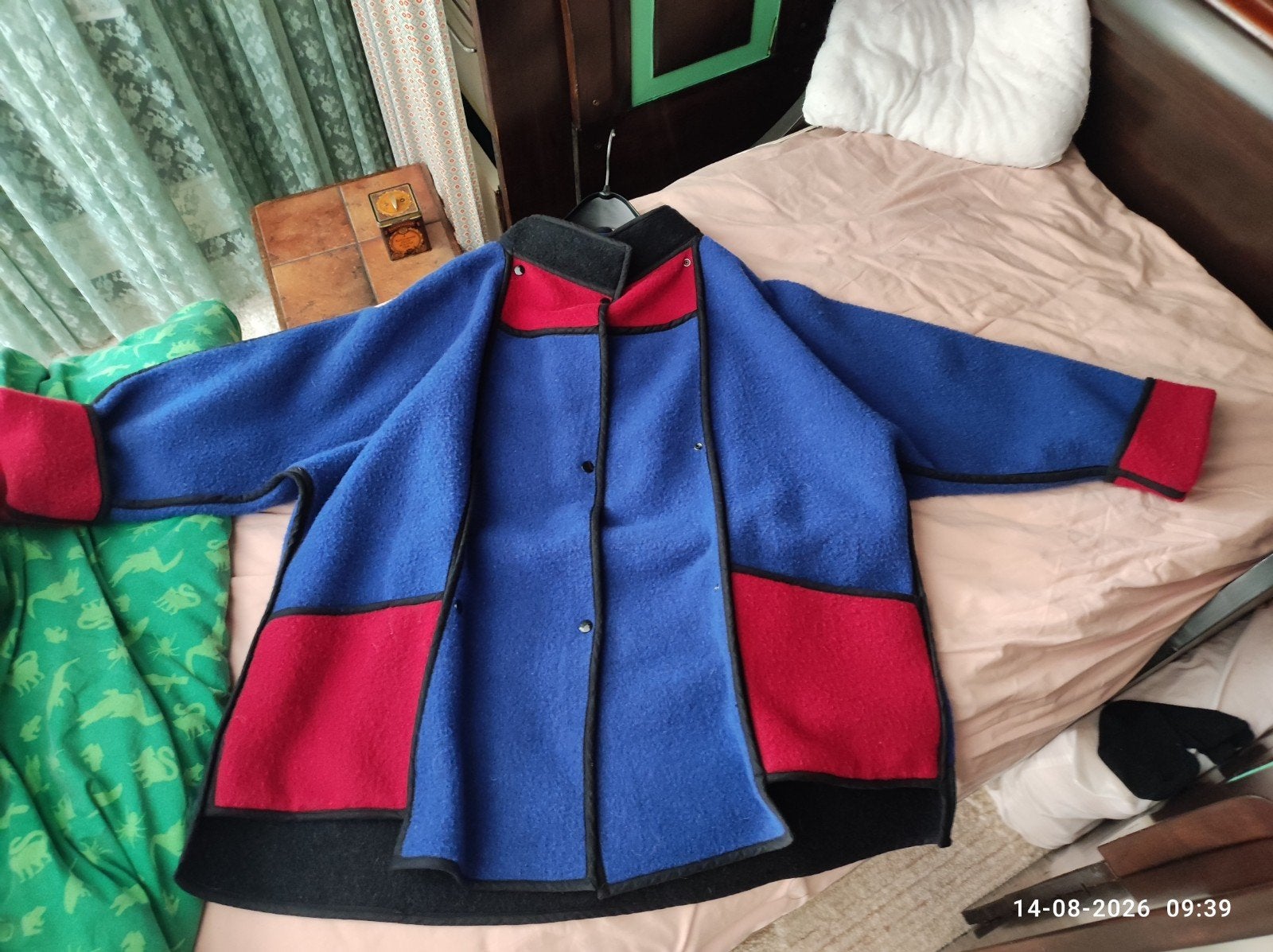 vintage wollen coat m 40/50, Ophalen of Verzenden, Zo goed als nieuw, Maat 42/44 (L)