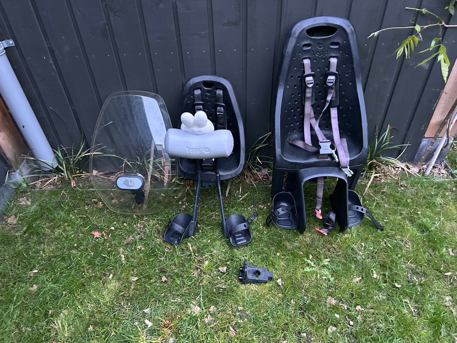 Yepp Fietszitjes Set: Voor- en Achterzitje met Windscherm, Achterzitje, Ophalen of Verzenden, 9 t/m 36 kg, Gebruikt