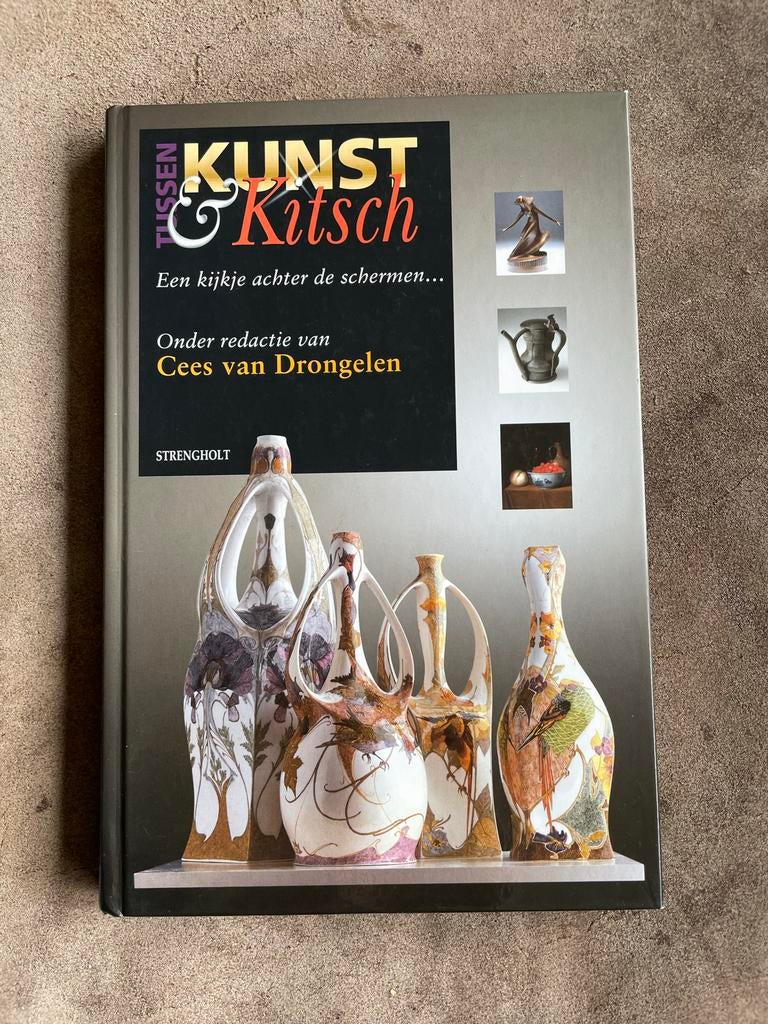 Tussen Kunst & Kitsch, Ophalen of Verzenden, Gelezen