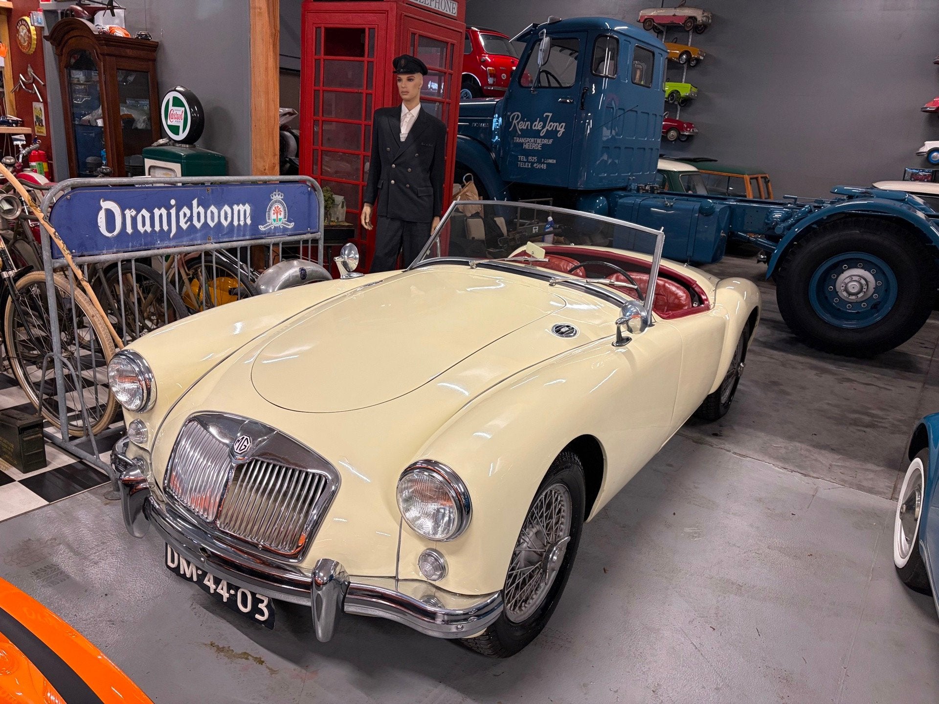 MG A ROADSTER, Auto's, Achterwielaandrijving, Gebruikt, Wit, Bedrijf