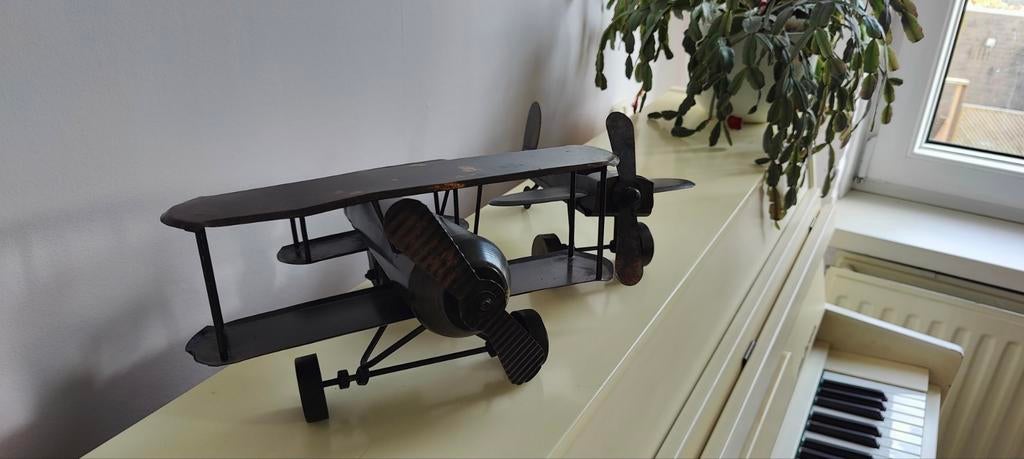 2x Retro Metalen Tweedekker Vliegtuigen - Decoratie, Ophalen of Verzenden, Gebruikt, Metaal, Vintage