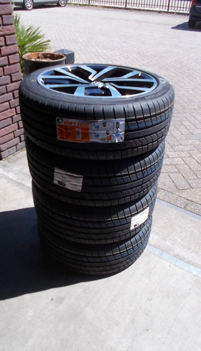 Nieuwe VW Polo GTI Brescia velgen met All Season banden, Ophalen, 18 inch, 215 mm, Banden en Velgen