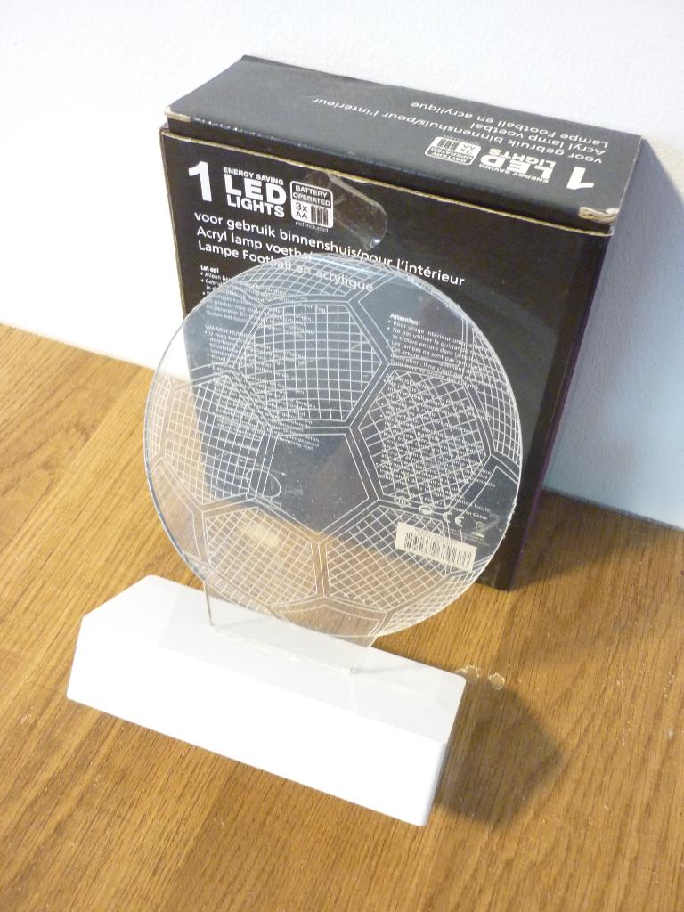 Voetballampje / voetbal lamp Acryl / lampje batterij, Kinderen en Baby's, Kinderkamer | Inrichting en Decoratie, Ophalen of Verzenden