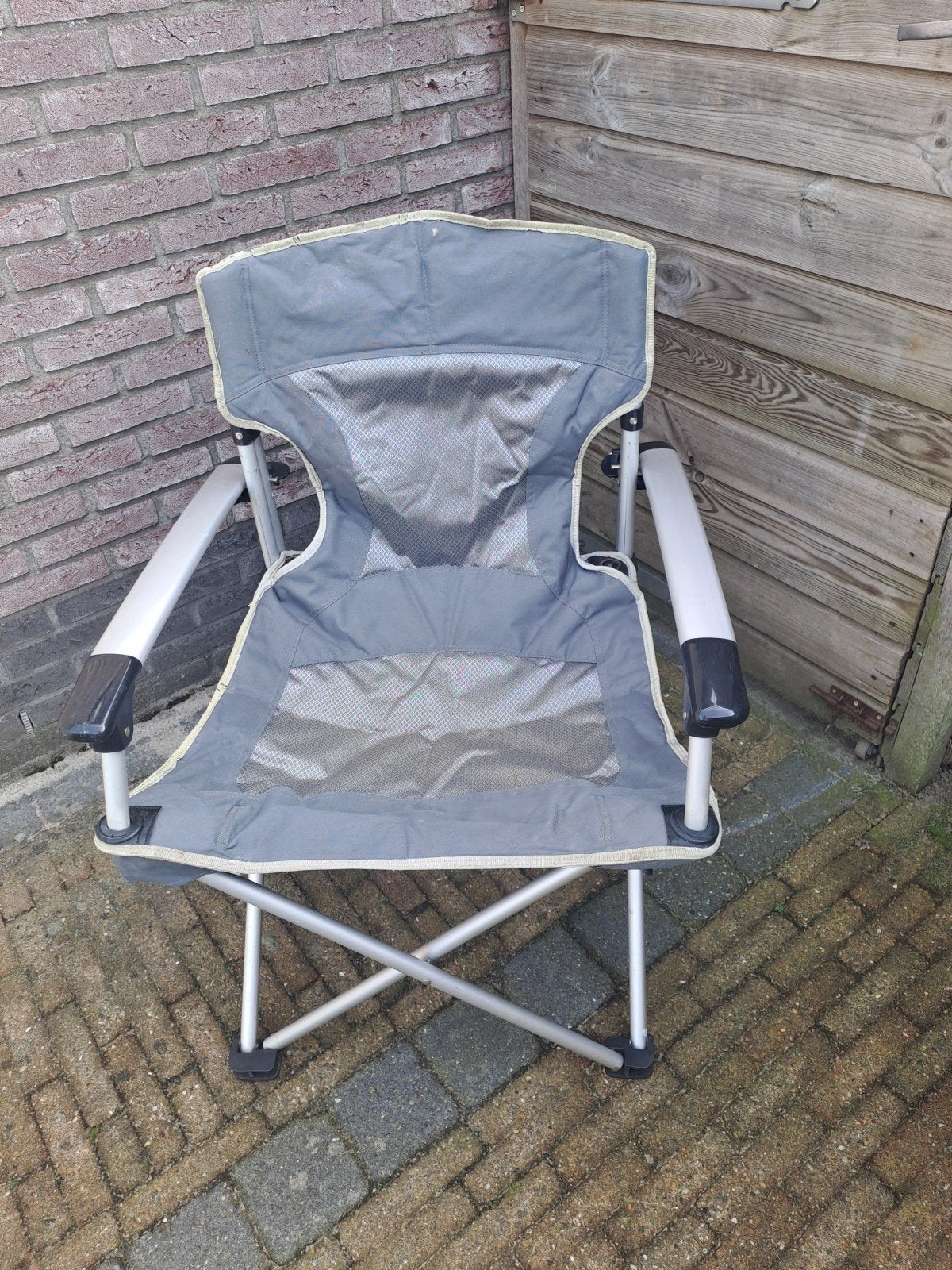 Comfortabele opvouwbare visstoel - Ideaal voor buiten!, Ophalen, Gebruikt, Campingstoel