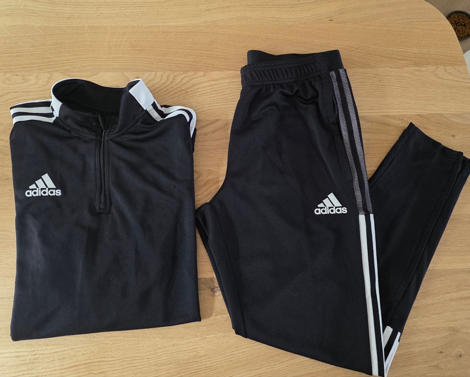 Adidas AEROREADY Primegreen trainingspak zwart-wit, Maat 48/50 (M), Zwart, Ophalen of Verzenden, Adidas