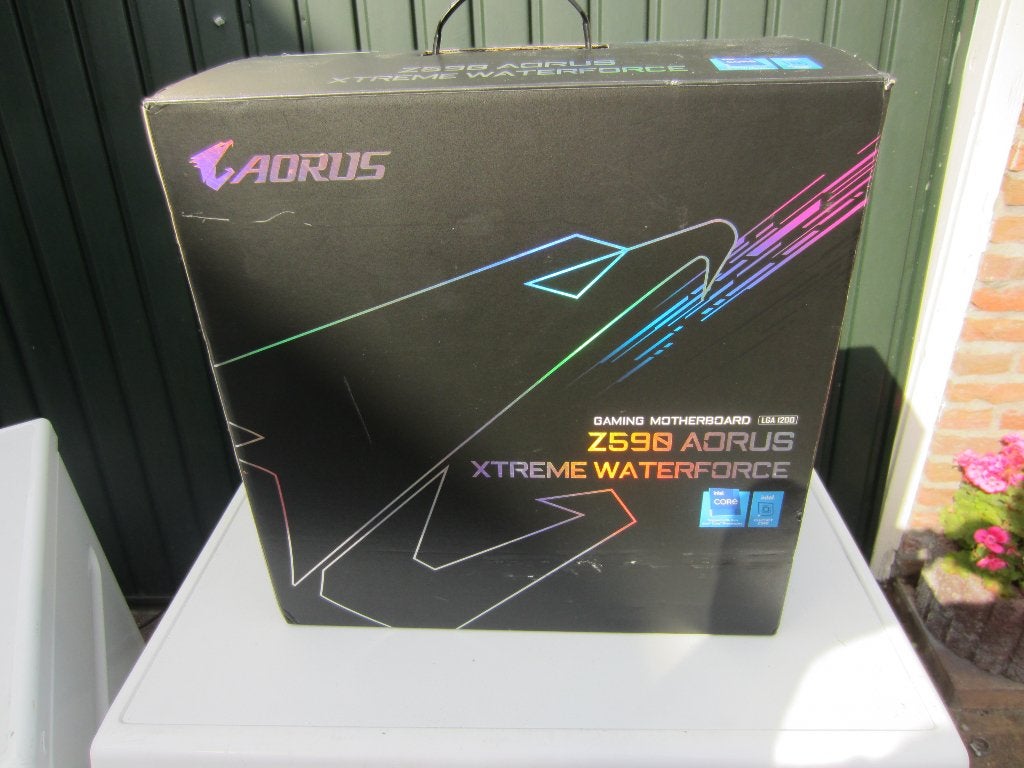 AORUS-Z590 EXTREME WATERFORCE ( Gigabyte ), DDR4, Ophalen of Verzenden, Zo goed als nieuw, ATX