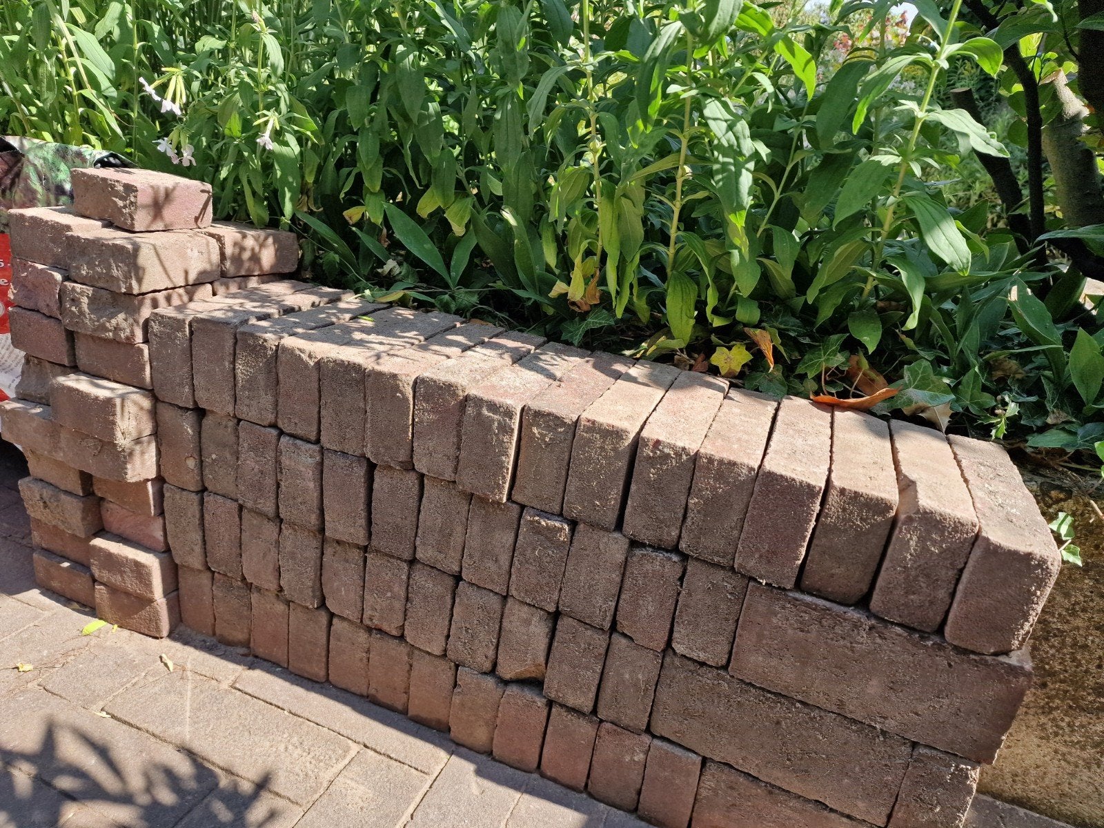 Gebruikte bakstenen voor tuin of bestrating, Doe-het-zelf en Verbouw, Metselstenen, Ophalen of Verzenden, Gebruikt, Bakstenen