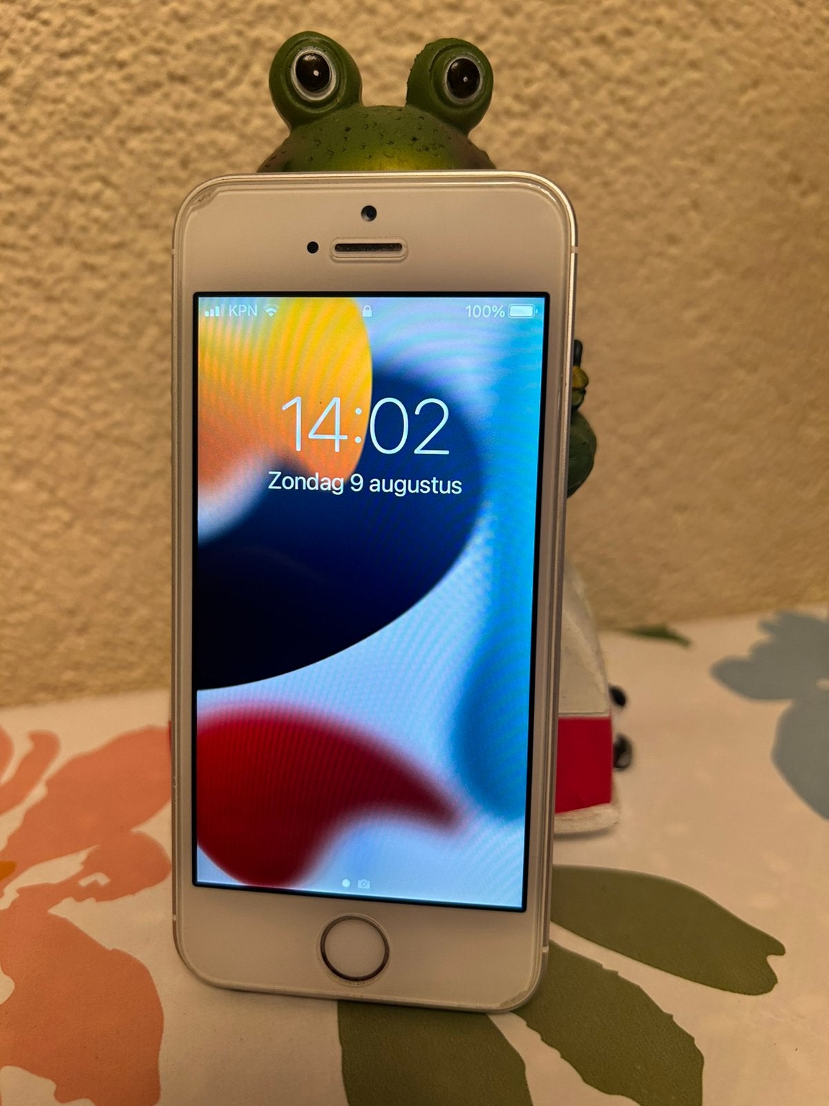 ✅Goede nette iphone SE met glas protector en shockproof case, Gebruikt, Overige modellen, Wit, 32 GB