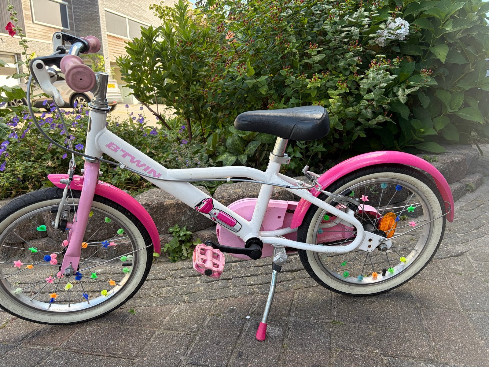 B'Twin meisjesfiets 16 inch (4-6 jaar) - Wit/Roze, Fietsen en Brommers, Fietsen | Meisjes, Ophalen, Terugtraprem, Gebruikt, Handrem