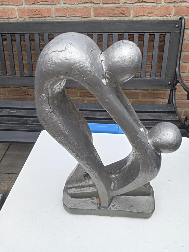 Abstracte sculptuur  'Omhelzing', Handgemaakt, Gips, Ophalen of Verzenden, 20 - 50 cm