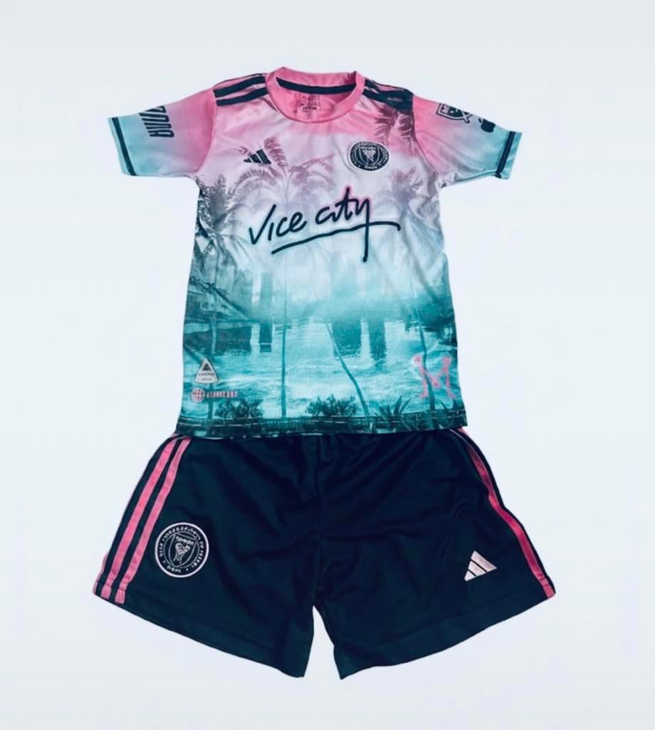 Miami - Messi tenue - GTA - Vice City - Adidas, Ophalen of Verzenden, Zo goed als nieuw, Jongen of Meisje, Sport- of Zwemkleding