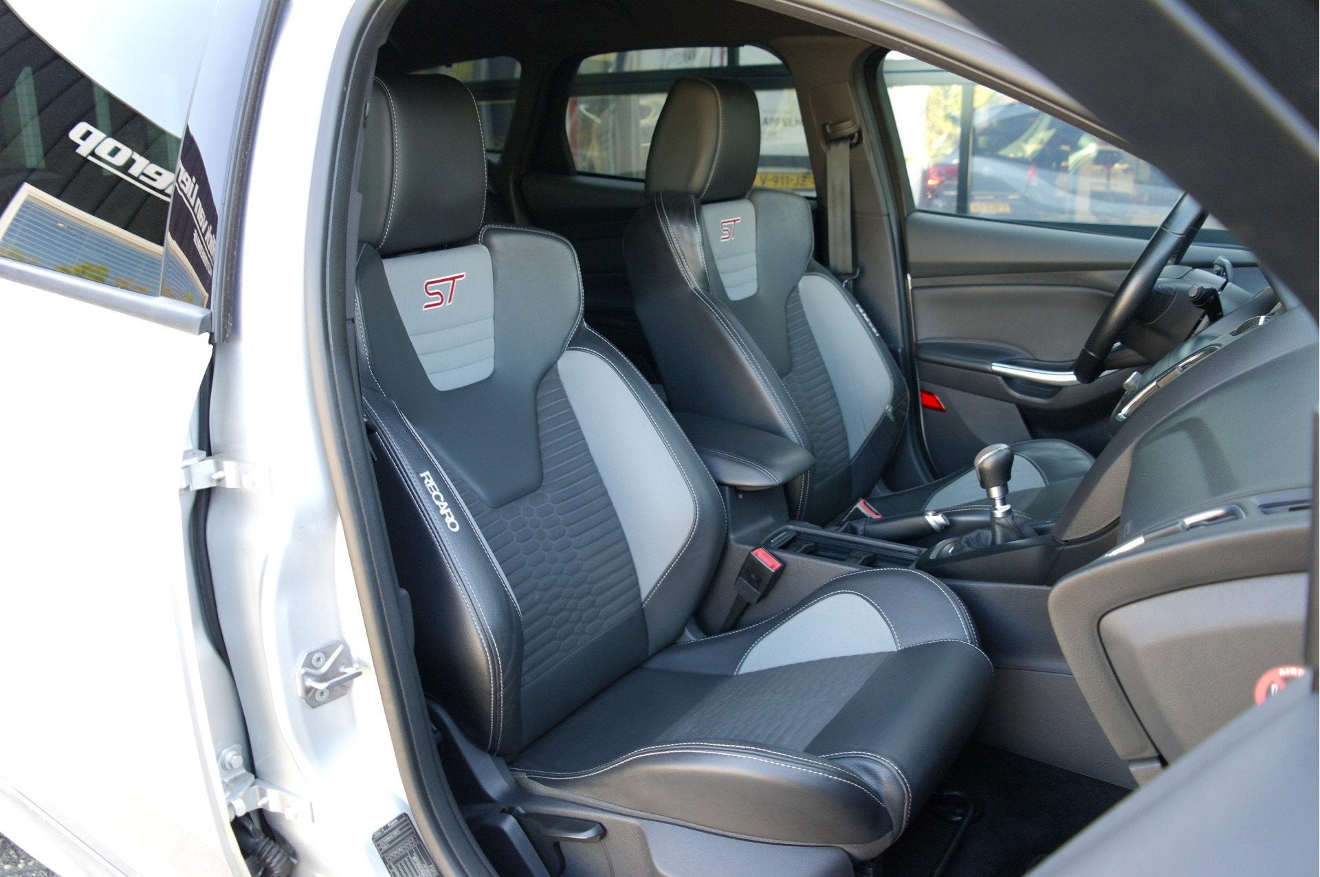 Ford FOCUS Wagon 2.0 251 PK ST-2 | NL-Auto | Recaro | Cruise, 15 km/l, Gebruikt, 4 cilinders, 252 pk