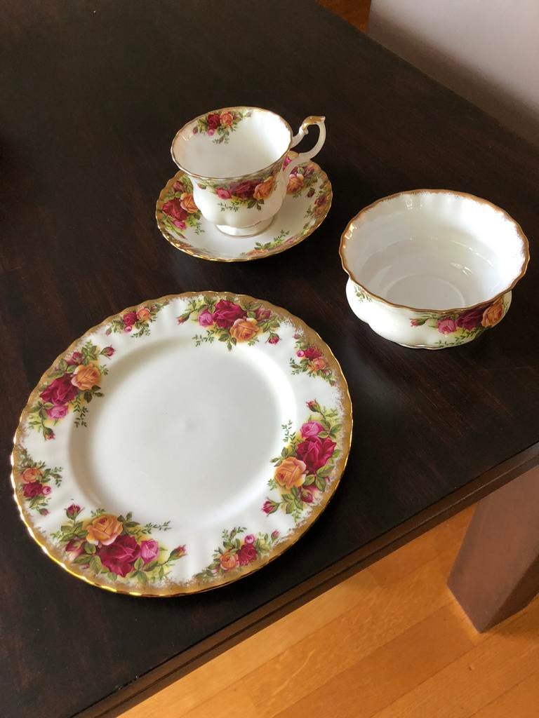 Royal Albert old country roses, Antiek en Kunst, Antiek | Servies compleet, Ophalen of Verzenden