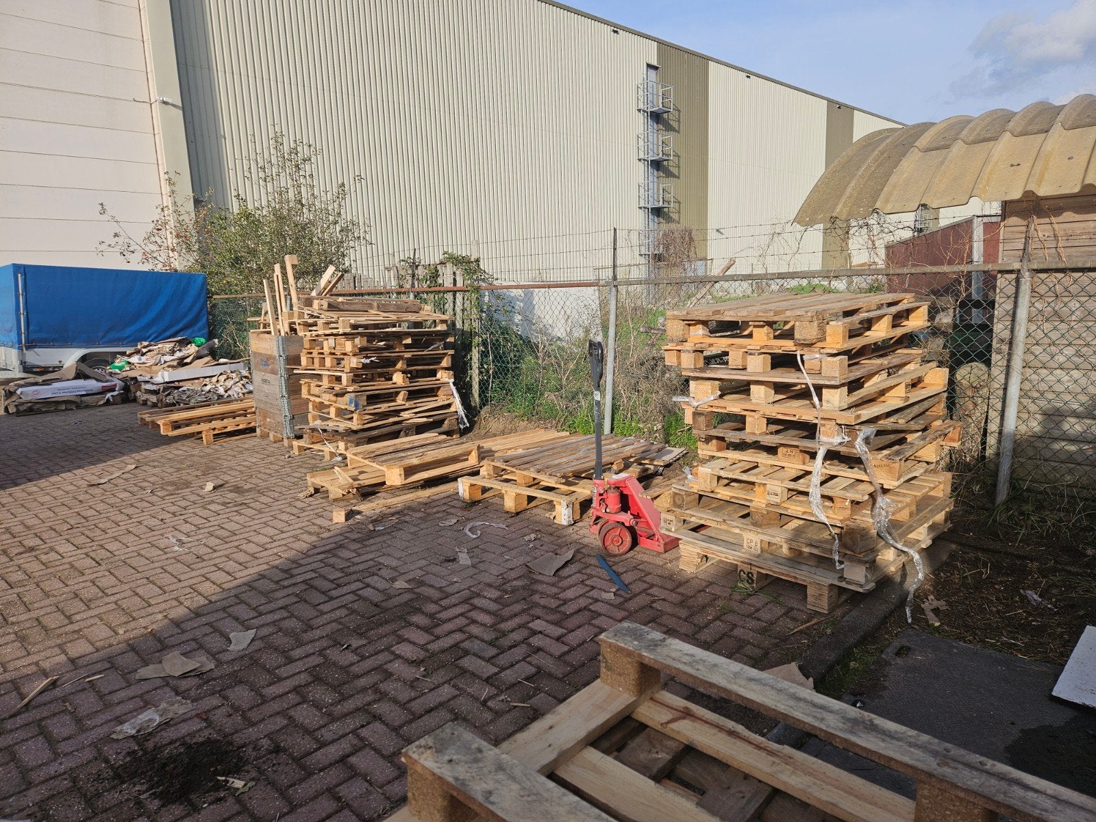 kapotte pallets/brandhout, Minder dan 3 m³, Ophalen