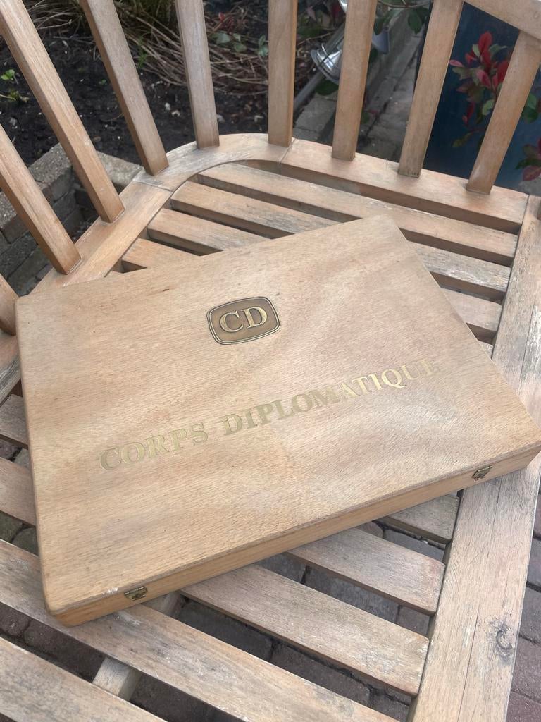 Houten kist Corps Diplomatique, Verzenden, Gebruikt, Tabaksdoos of Verpakking
