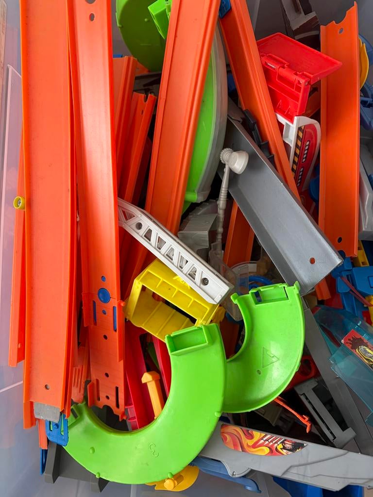 Grote hoeveelheid Hot Wheels baandelen en accessoires, Ophalen, Gebruikt