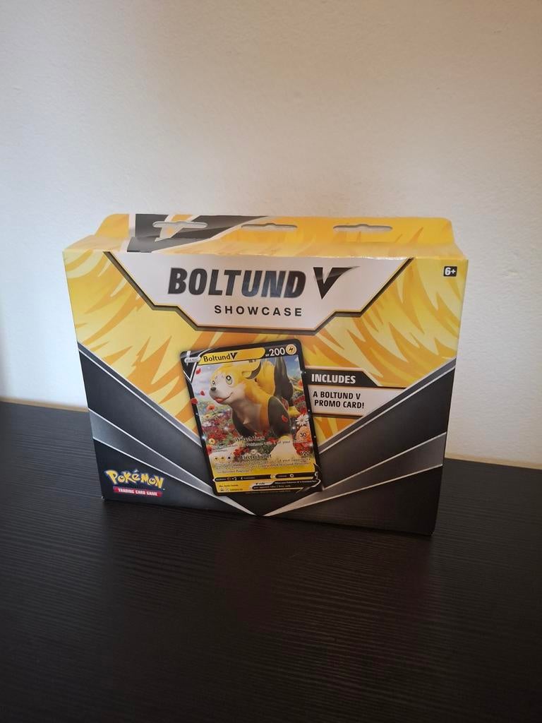 Boltund V Showcase (sealed), Ophalen of Verzenden, Nieuw, Booster