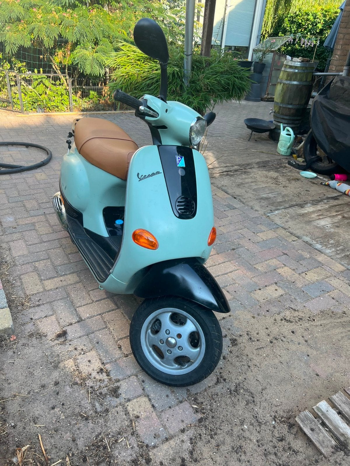 Vespa LX 50 4-takt (c38 model) uit 2005. km stand 13.296, Fietsen en Brommers, Scooters | Vespa, Ophalen, Gebruikt, Benzine, Vespa LX