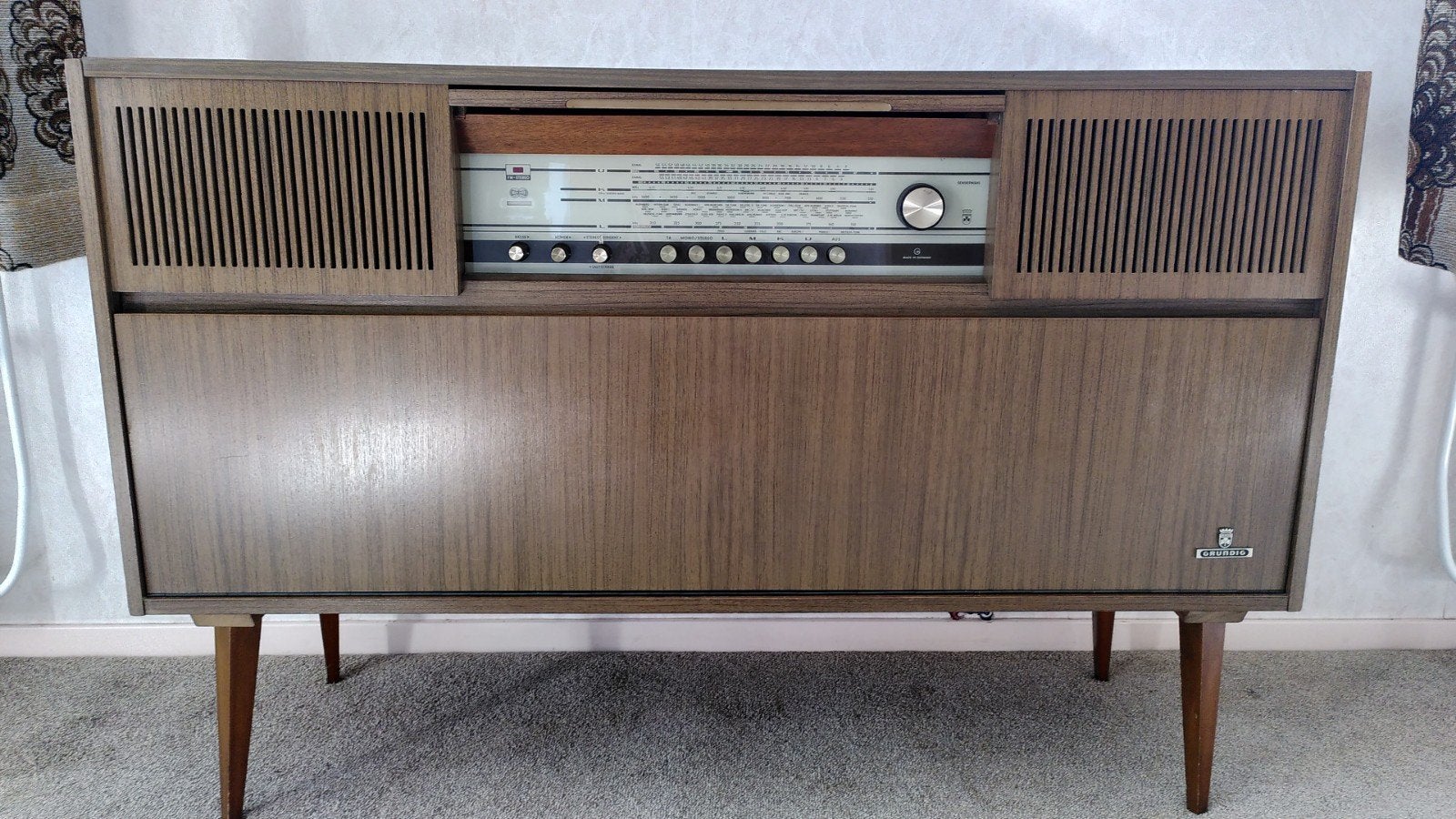 Vintage Grundig Audio Meubel met Radio en Platenspeler, Antiek en Kunst, Ophalen