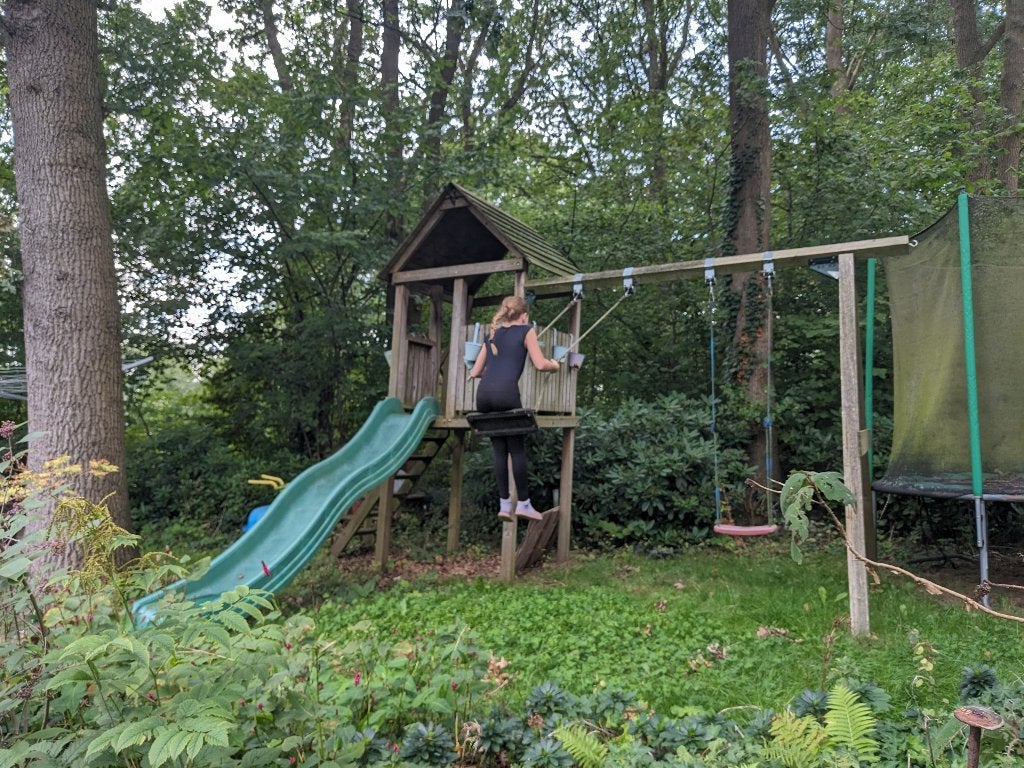 Dubbele schommel met speelhuisje en glijbaan, Ophalen, Gebruikt, Glijbaan