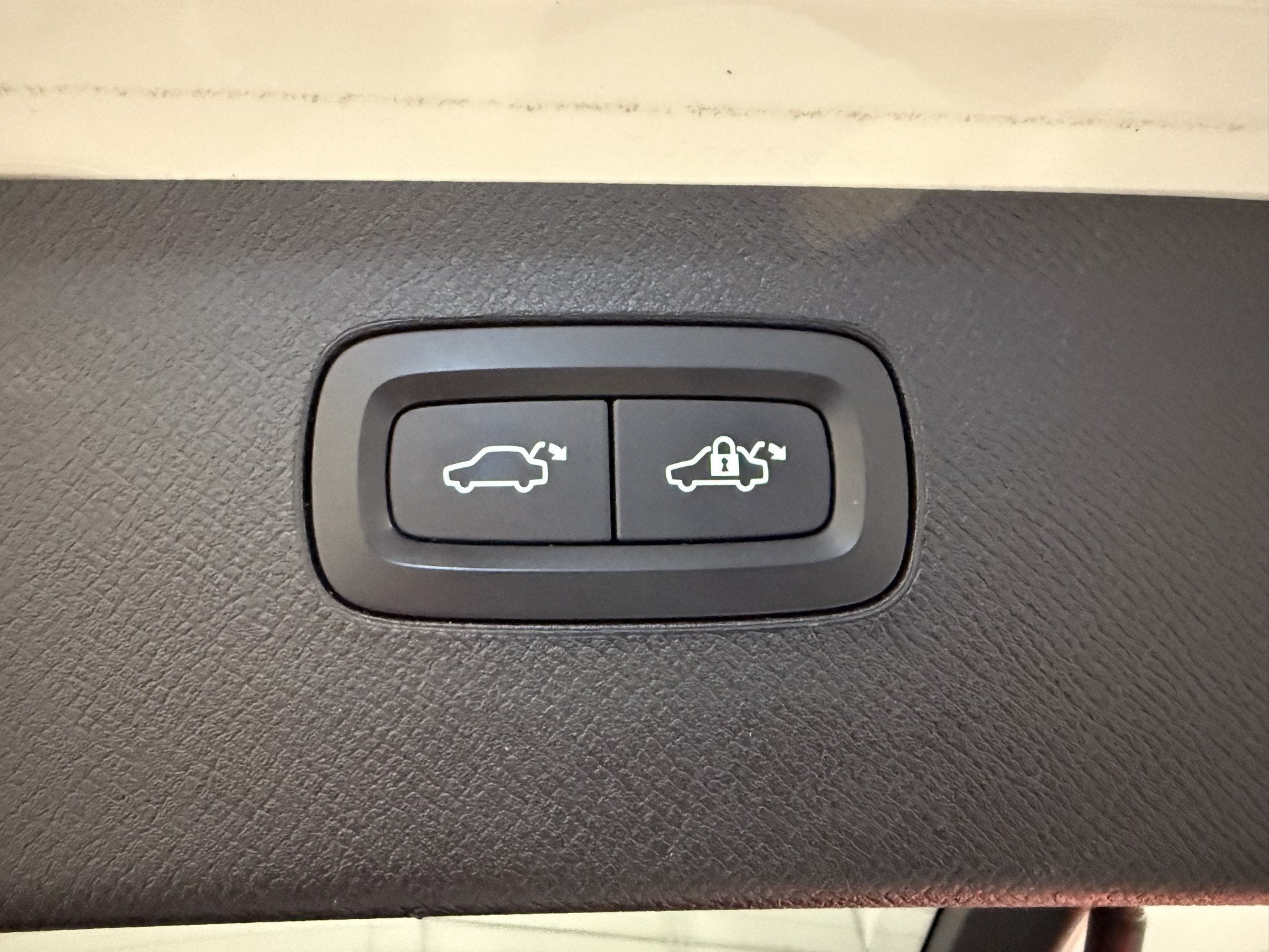 Foto 72 van Volvo XC90 T8 Recharge AWD R-Design PANO/TREKHAAK/SOH 93,7%/