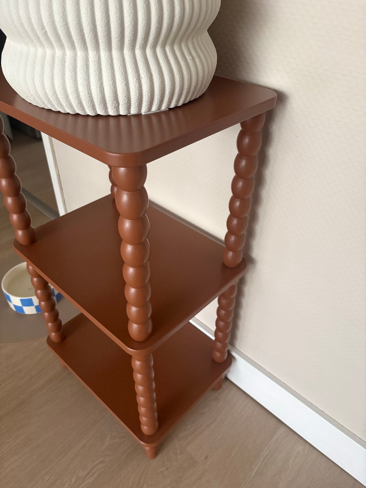 Terra/Bruine bijzettafel met bolpoten - 3 lagen, Ophalen, Minder dan 55 cm, Zo goed als nieuw, 60 cm of meer