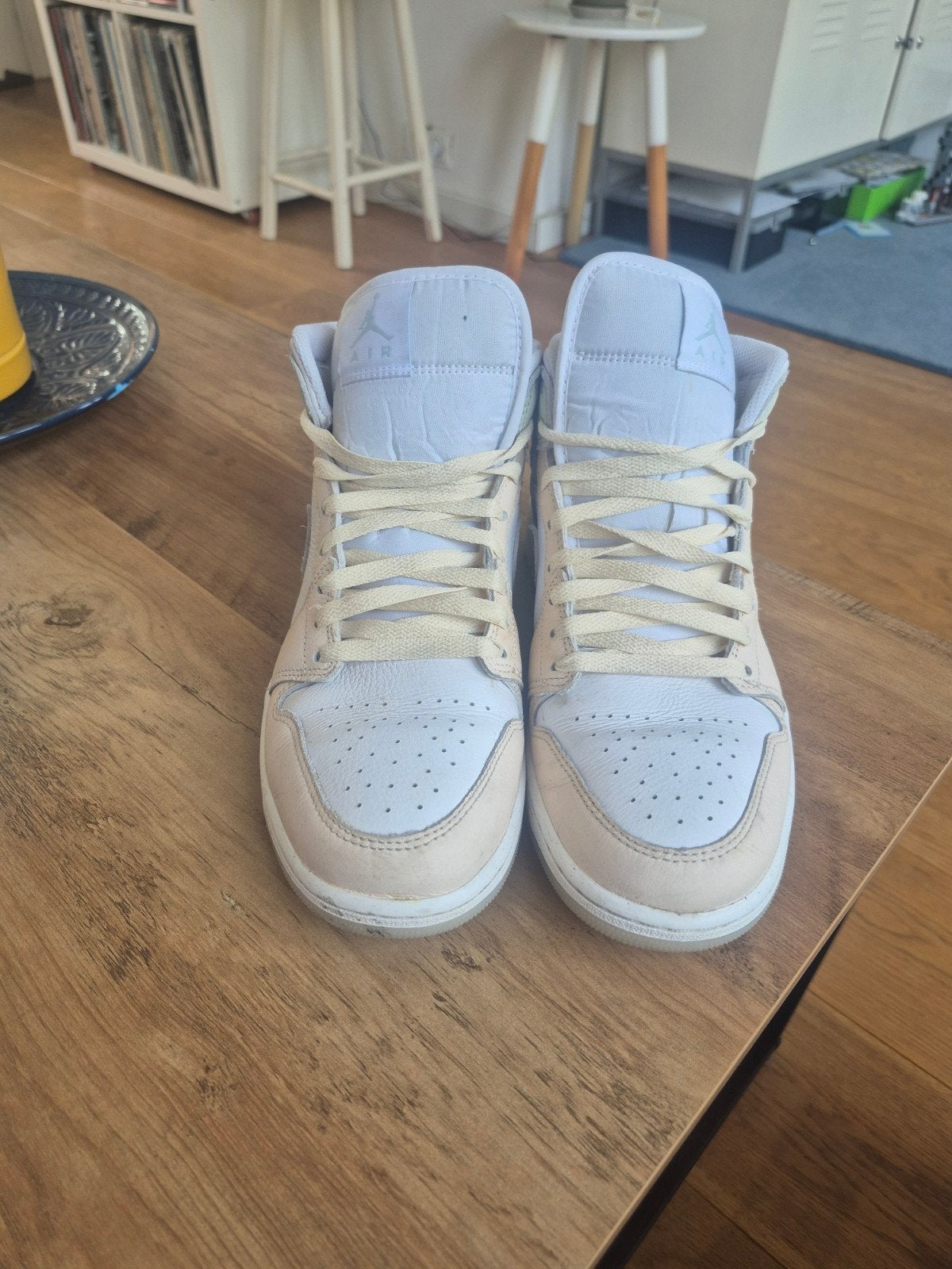 Nike Air Jordan 1 Mid Guava Ice Seaglass US10, Overige kleuren, Ophalen of Verzenden, Sneakers of Gympen, Gedragen