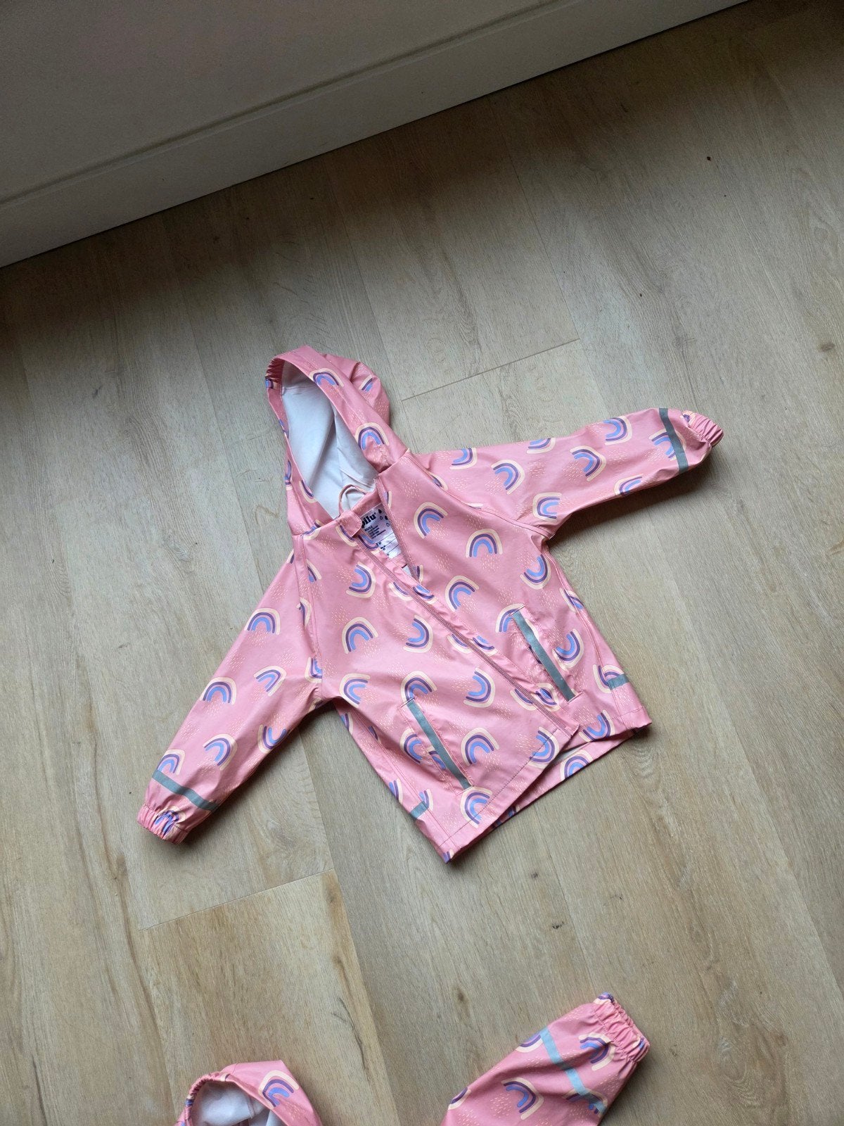 Lilipu regenpak en regenjasje; roze met regenboogjes maat 86, Ophalen, Meisje, Zo goed als nieuw, Lilipu