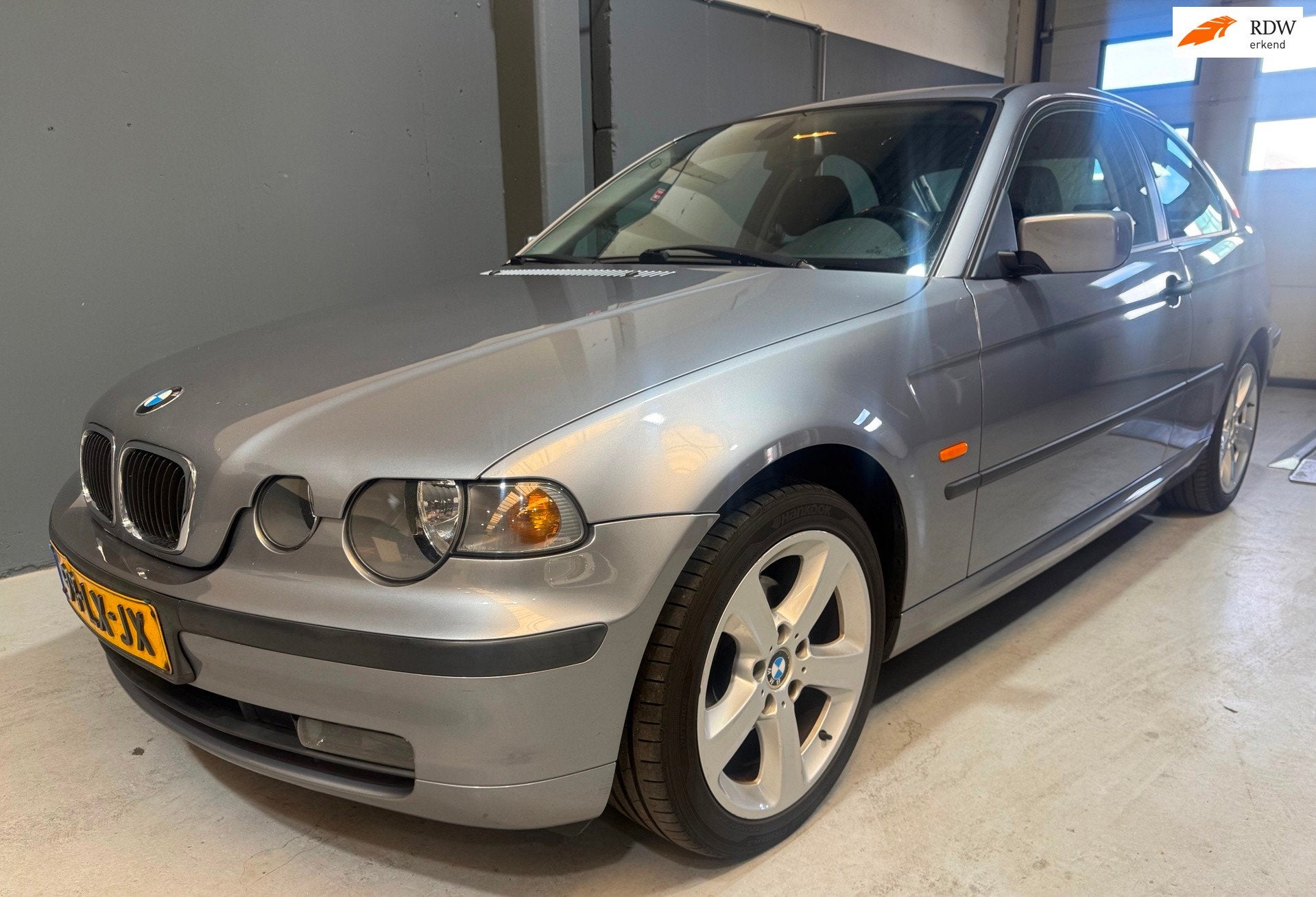 BMW 3-serie Compact 318ti Executive, Traction-control, Bedrijf, Handgeschakeld, Grijs