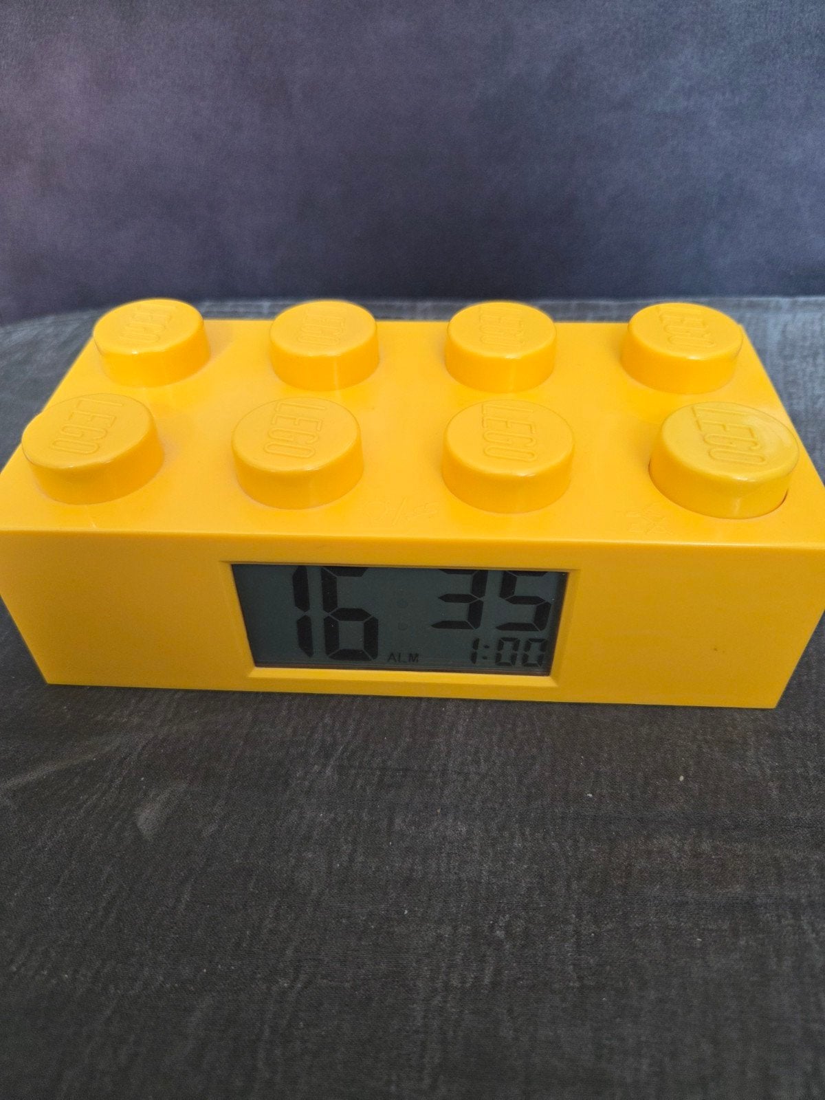 Gele LEGO Wekker - Digitale Klok in LEGO Steen Design, Ophalen, Gebruikt, Geel, Werkt op batterijen