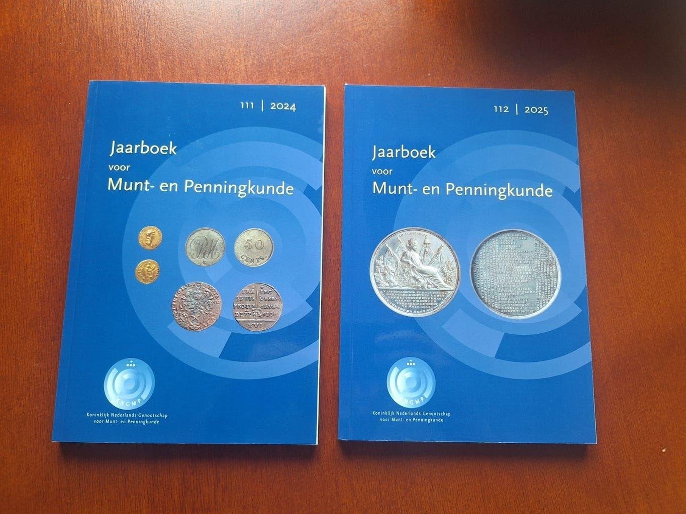 Jaarboek voor Munt- en Penningkunde 2024 & 2025 numismatiek, Postzegels en Munten, Ophalen of Verzenden, Koningin Beatrix, Overige waardes