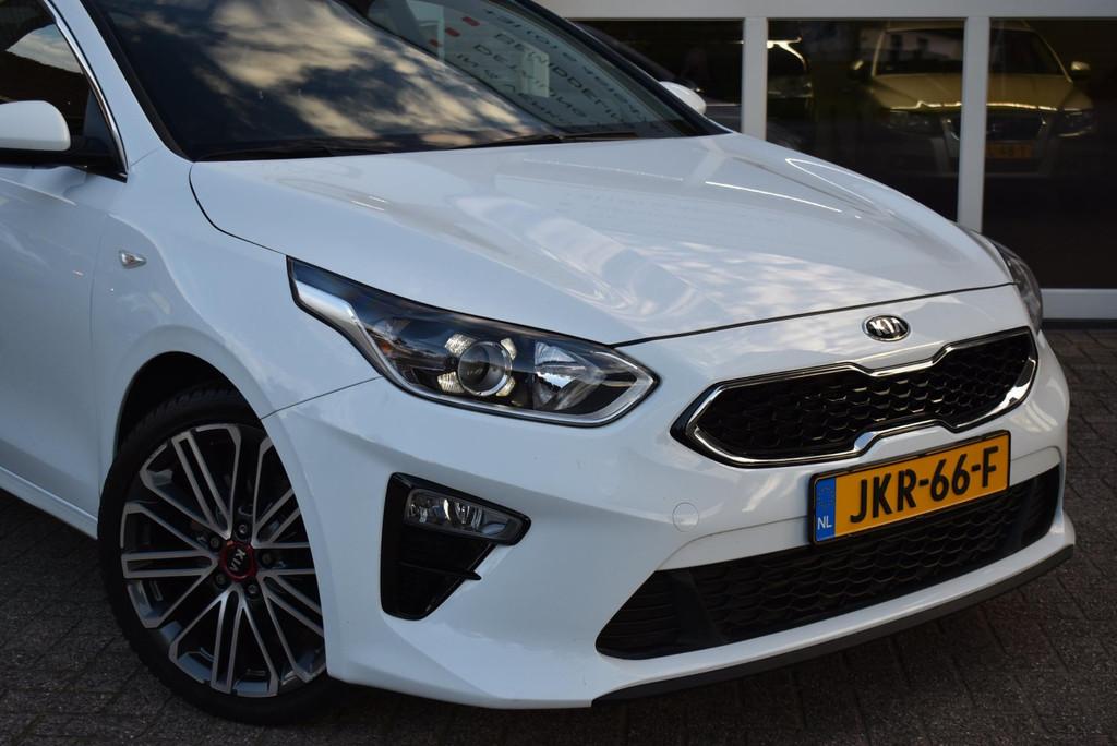 Kia Ceed 1.5 T-GDi DynamicPlusLine ACC Led Camera, Auto's, Voorwielaandrijving, Gebruikt, 4 cilinders, Wit
