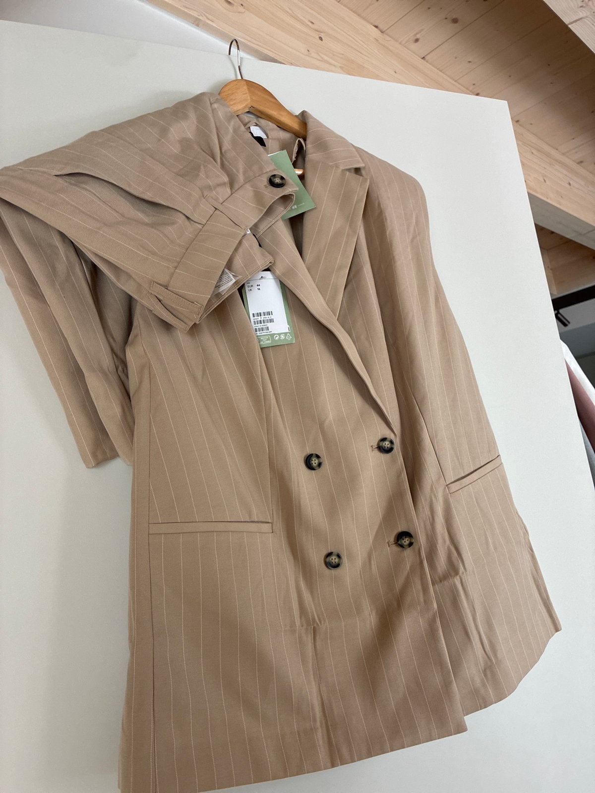 H&M Nieuw Pak: Lange Gilet & Bermuda Krijtstreep Maat 44/46, Kostuum of Pak, Beige, Maat 42/44 (L), Nieuw