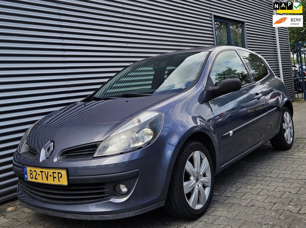 Renault Clio 1.4-16V Dynamic 02-2007 Blauw Metallic, Auto's, Renault, Voorwielaandrijving, Gebruikt, 4 cilinders, Blauw