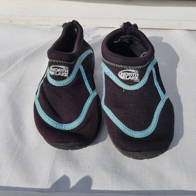 Zwart blauwe waterschoentjes. Mt 24. Merk North Lake, Kinderen en Baby's, Kinderkleding | Schoenen en Sokken, ., Jongen of Meisje