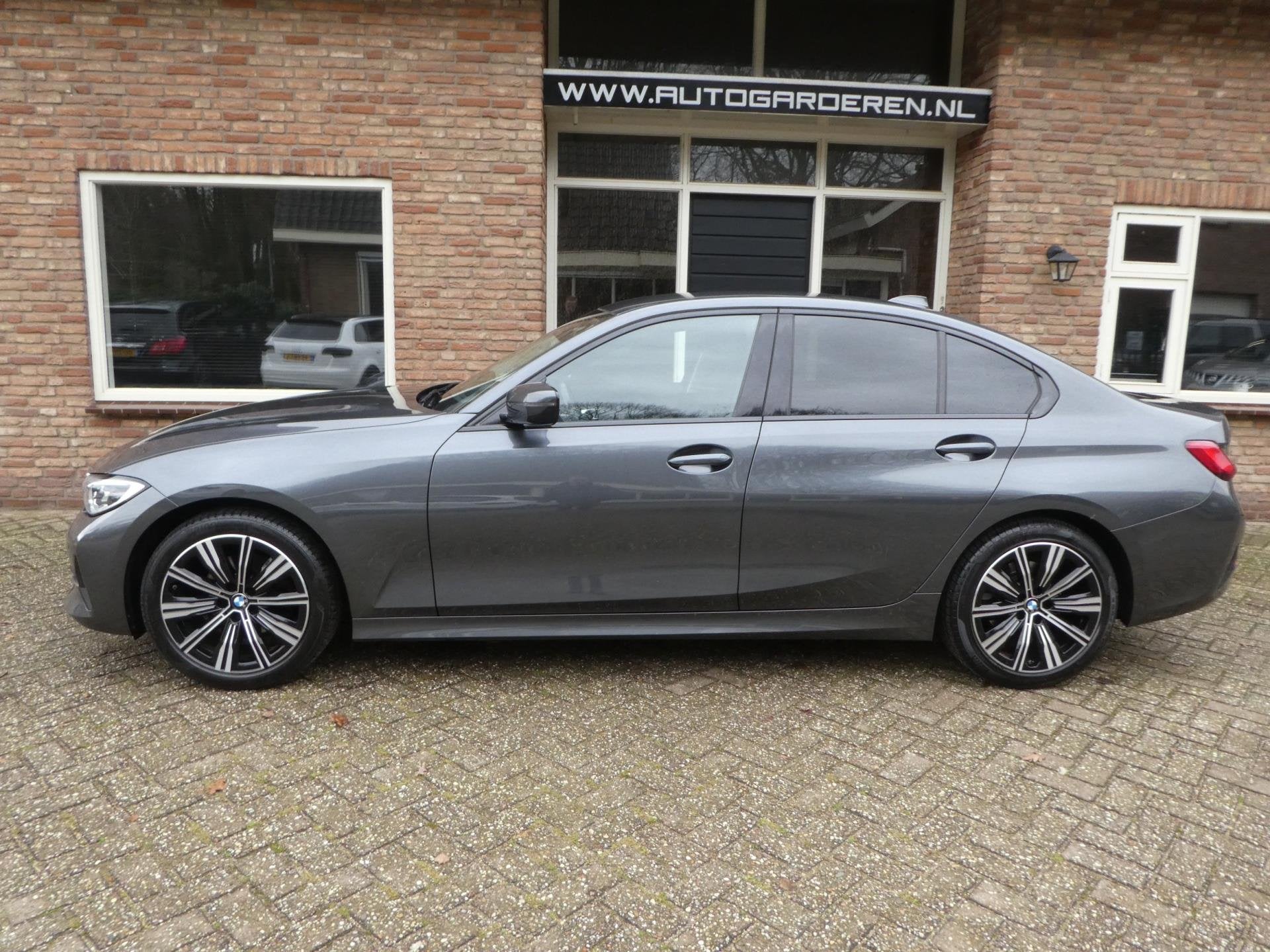 BMW 3-serie 320d High Executive Edition Automaat / Leder / H, Auto's, Dealer onderhouden, Achterwielaandrijving, 23 km/l, Bedrijf