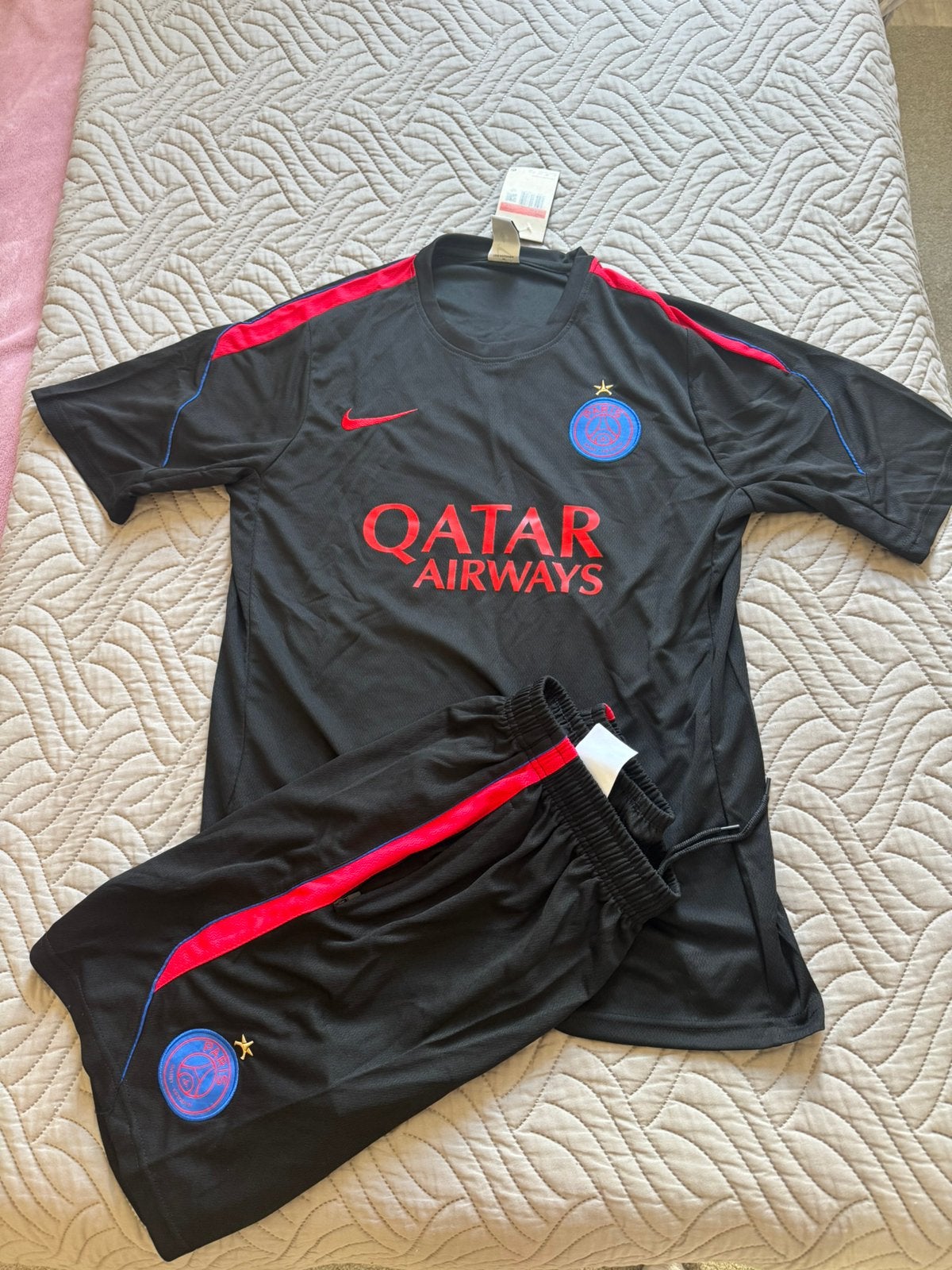 PSG Nike Trainingset 2026/27 – Zwart/Rood – Qatar Airways, Maat L, Ophalen, Nieuw, Set