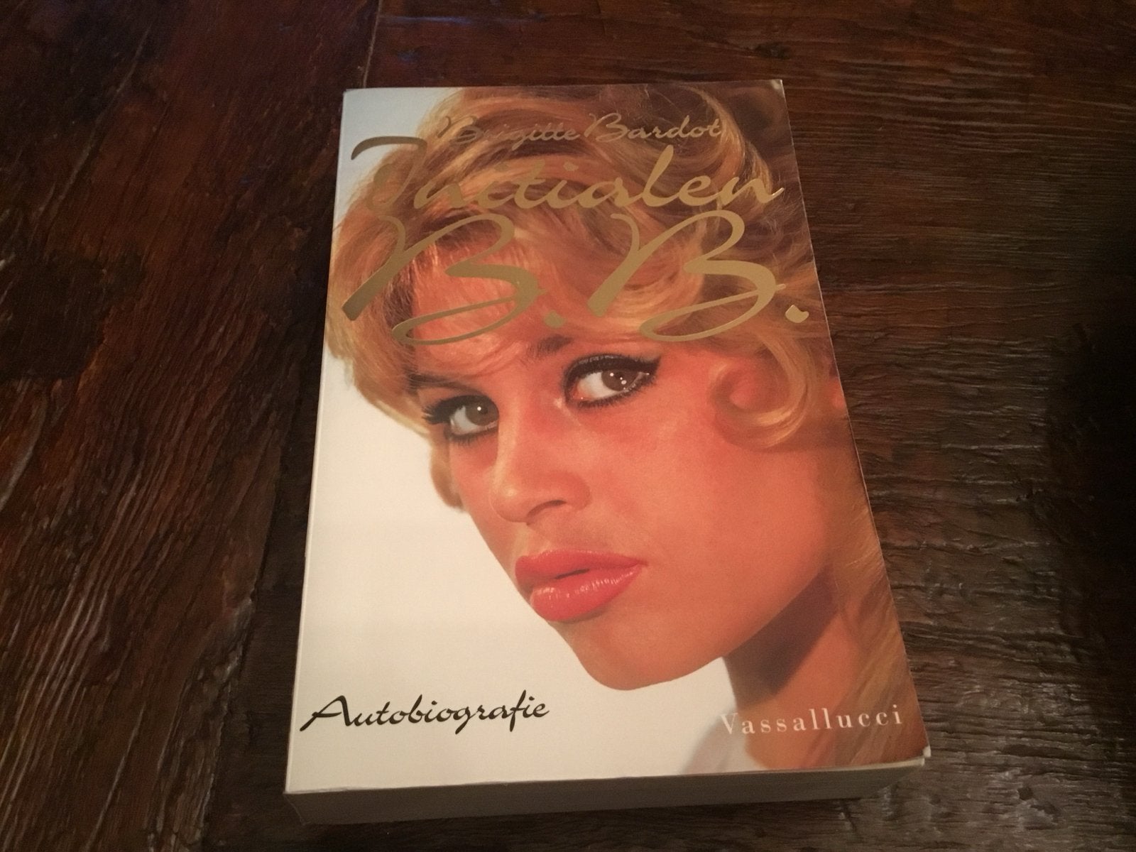 Brigitte Bardot - Initialen B.B. Autobiografie, Boeken, Ophalen of Verzenden, Gelezen, Film, Tv en Media