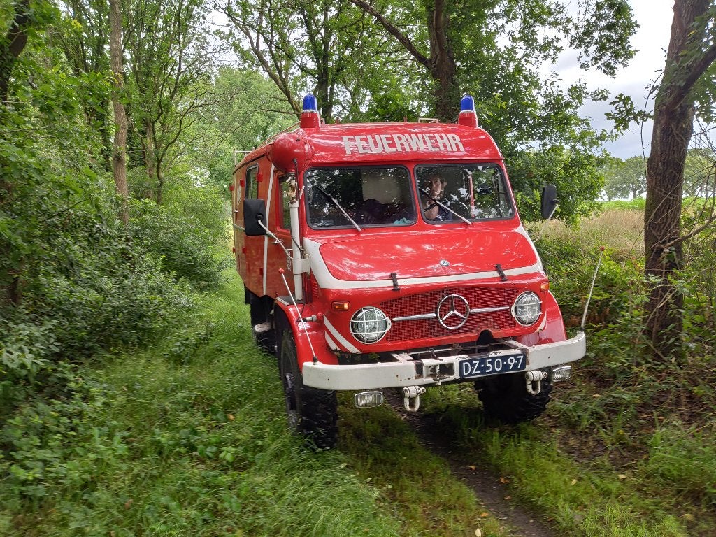 Unieke Unimog 404S - brandweeruitvoering - klusproject, 7 stoelen, Overige kleuren, Handgeschakeld, Particulier