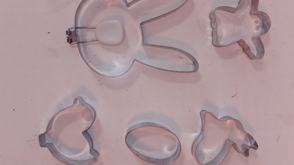 5-delige set metalen Paas koekjesuitstekers / bakvormpjes, Overige typen, Zilver, Ophalen of Verzenden, Zo goed als nieuw