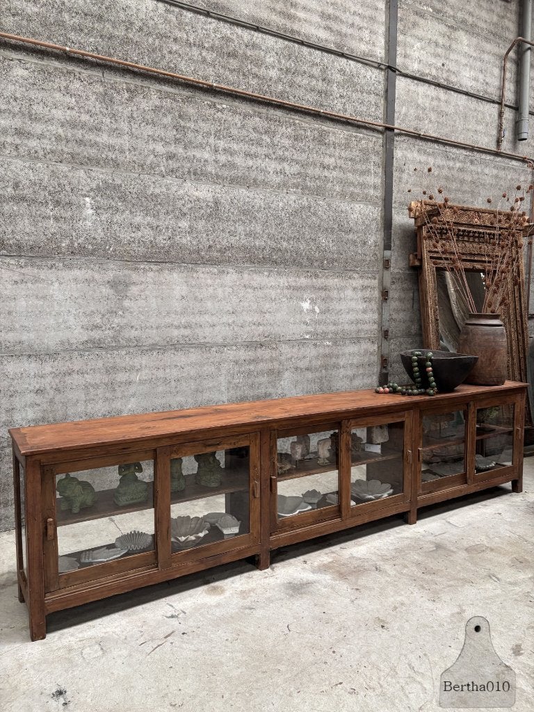 Antieke winkelvitrine dressoir XXL lengte 369 cm