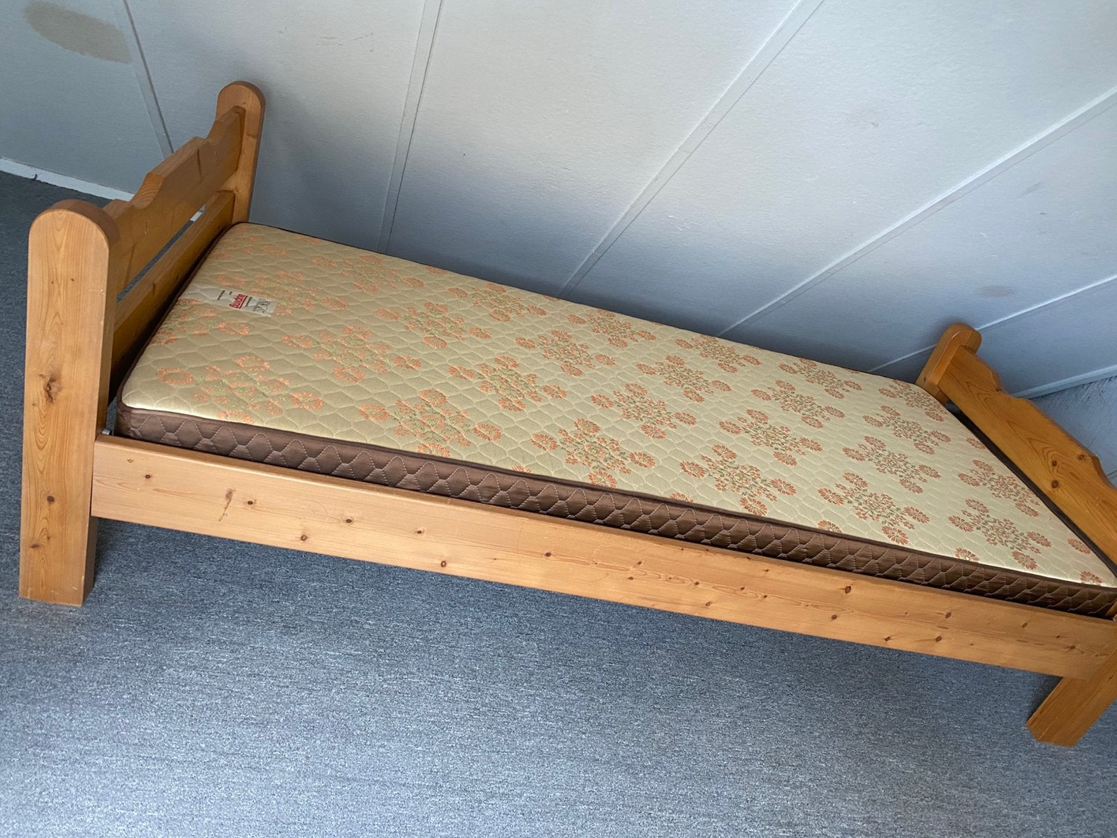 Grenen massief houten bed, Huis en Inrichting, Slaapkamer | Bedden, Ophalen, Gebruikt, 90 cm, Eenpersoons