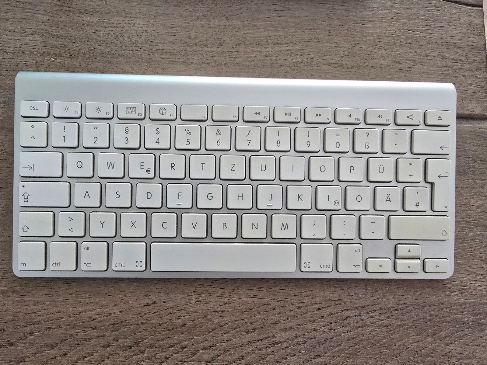 Apple Draadloos Bluetooth Toetsenbord - QWERTY (A1255), Gebruikt, Ophalen of Verzenden, Draadloos, Qwerty