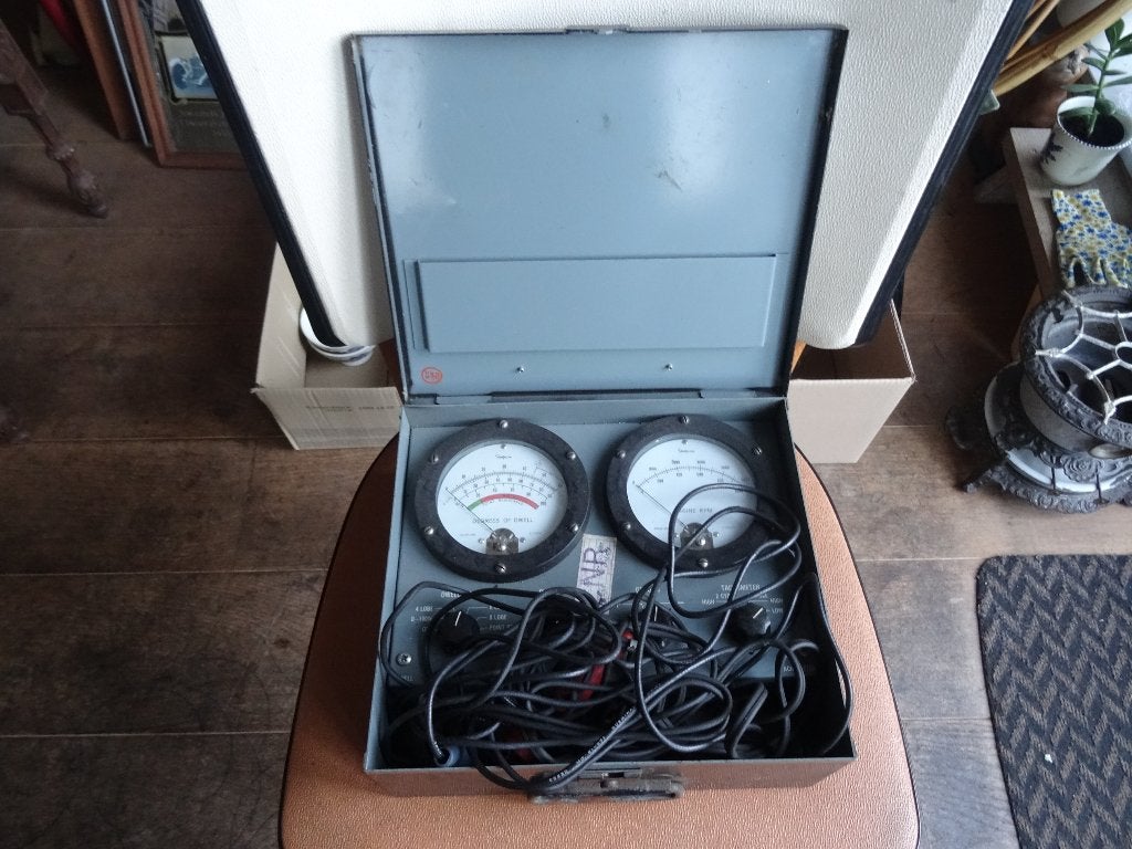 Oude Simpson Tachometer in metalen kist, Doe-het-zelf en Verbouw, Ophalen, Gebruikt, Overige meters