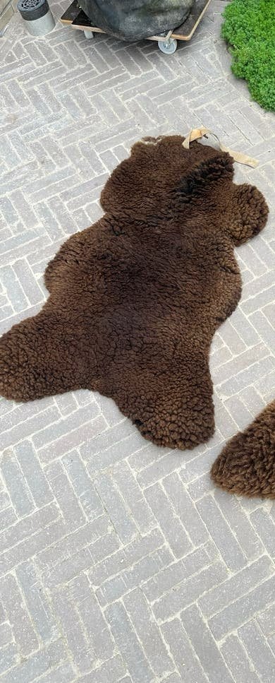 Mooie dikke schapenvacht aangeboden, Ophalen, Natuurlijk materiaal, Bruin, Landelijk