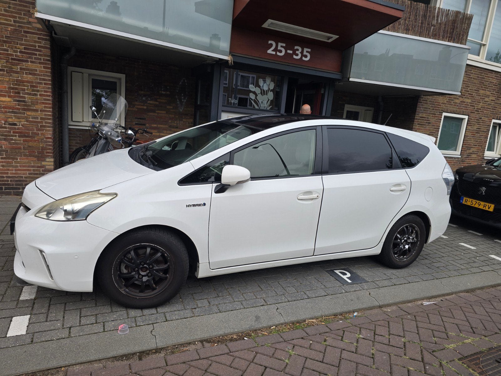 Toyota Prius Wagon 1.8 taxi klaar, Auto's, 4 cilinders, 7 stoelen, Wit, Origineel Nederlands