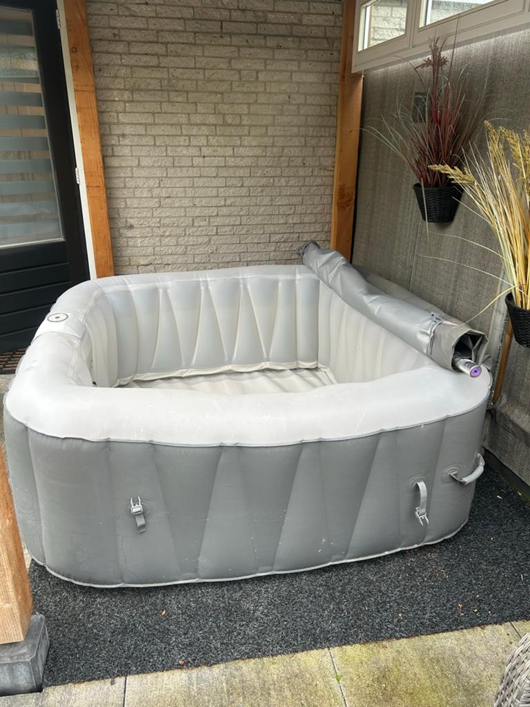 Opblaasbare Sun Spa jacuzzi met pomp en afdekzeil, Ophalen, Gebruikt, Afdekzeil, Opblaasbaar