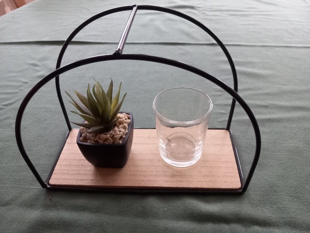 Rekje met glaasje en plantje., Ophalen of Verzenden, Zo goed als nieuw