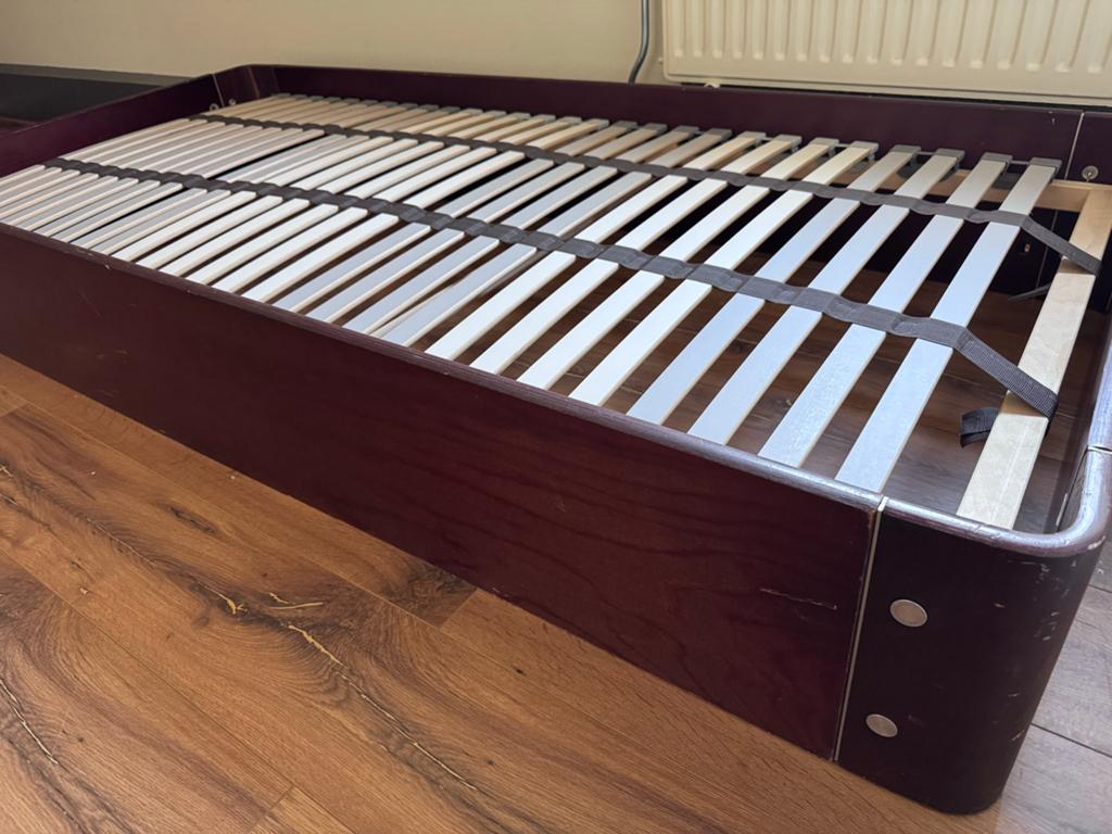 Eenpersoonsbed met lattenbodem - Donkerbruin, Ophalen, 90 cm, Eenpersoons, Bruin